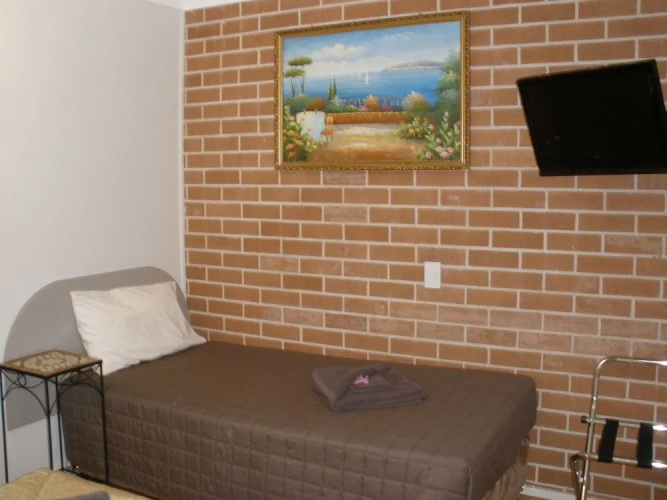 Palms Oasis Motel