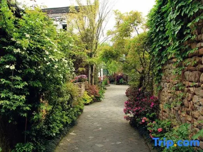 Sansheng Yizhai Hostel