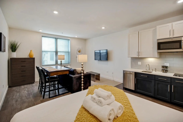 Pine Suite - 411