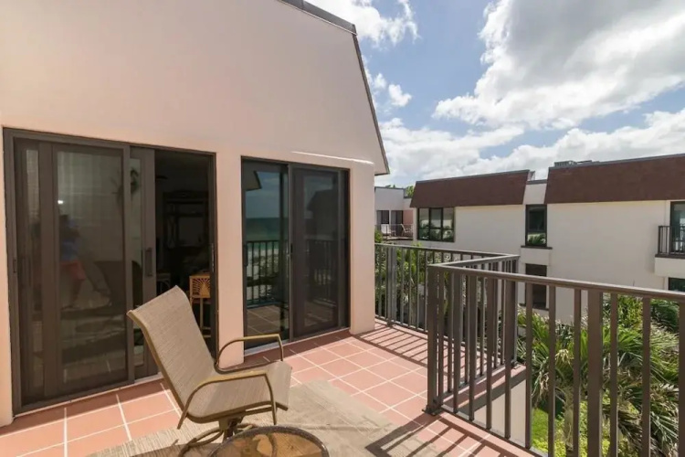 Waters Edge 205 N