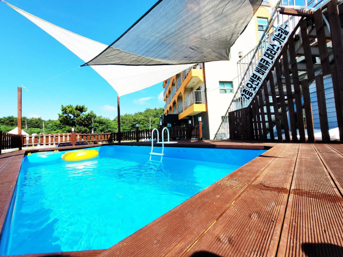 Taean Aini Pension