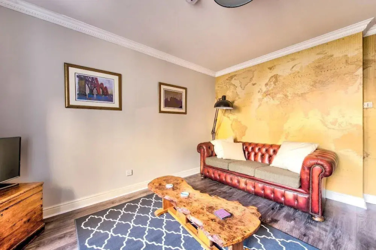 Beautifully Presented Flat, Close To City Centre