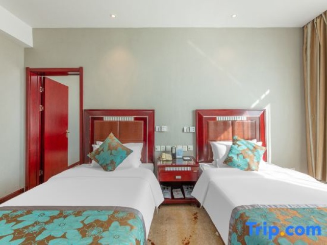 Quadruple Suite