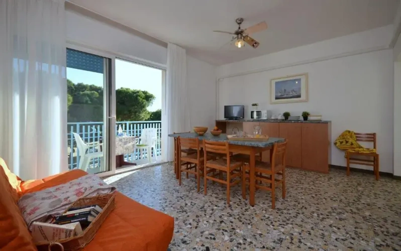 3 Bedrooms Apartment