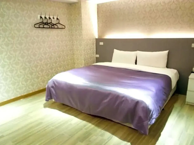 Art House Double Room-Sunflower