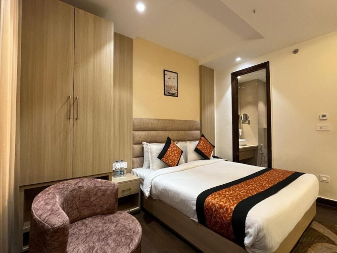 Hotel RRV with Free Parking