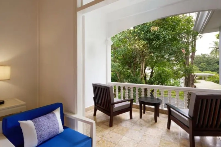 Standard Twin room with balcony and with garden view