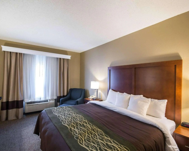 Comfort Inn & Suites Red Oak - Dallas Area