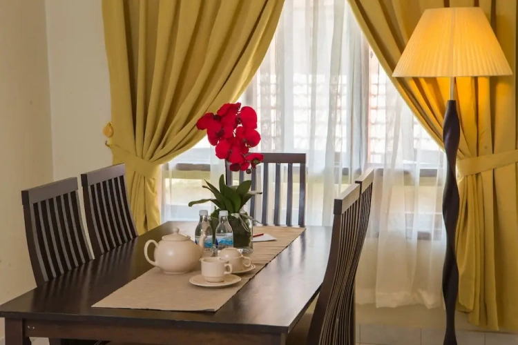 2 Bedrooms Apartment