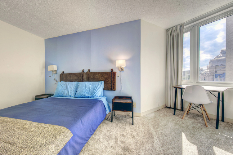 Beautiful, fully equipped, luxury condo!