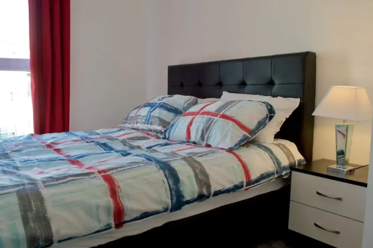 2 Bedroom Flat In Edinburgh