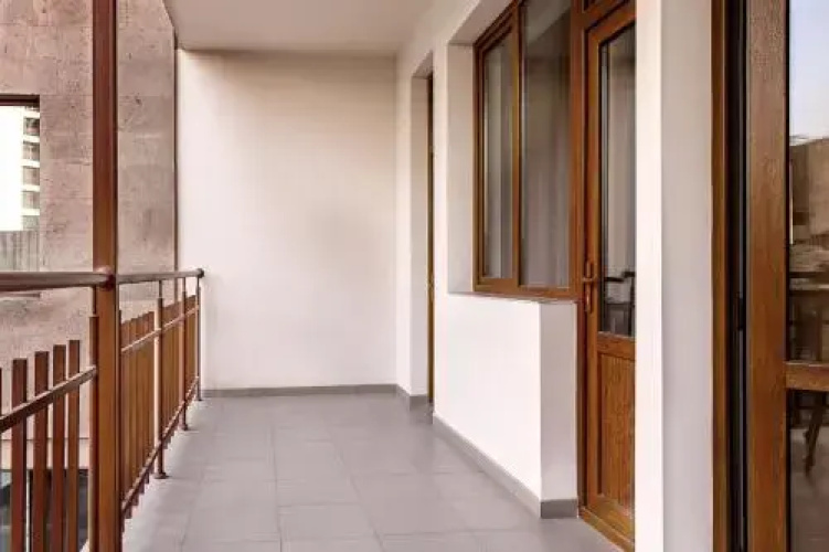 Apartment on Aram street