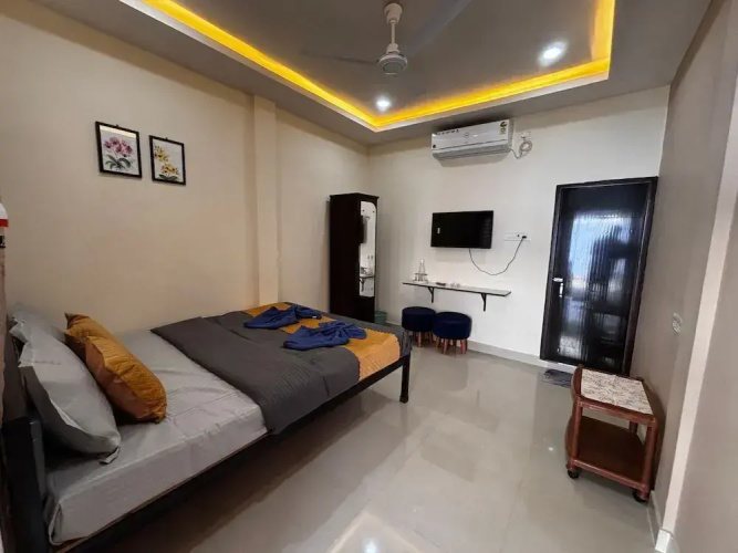 The Gulmohar Inn