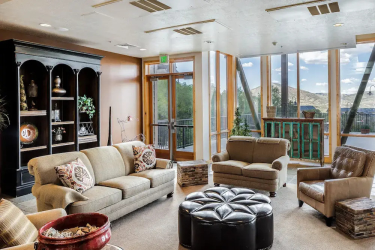 Lake View Ski Chalet