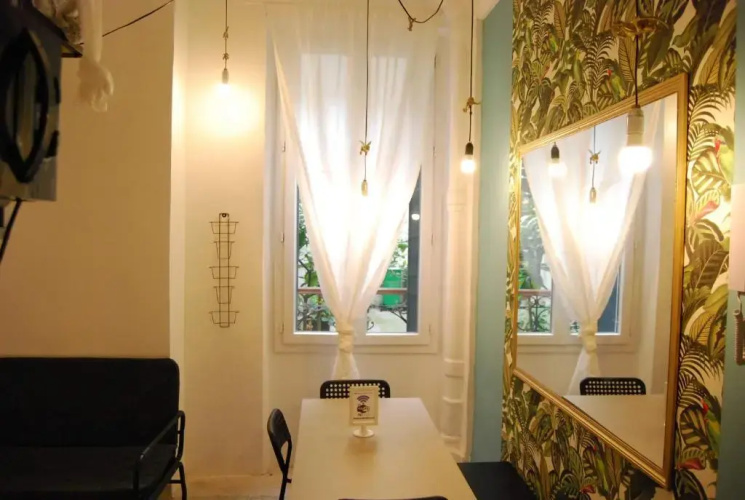 Arty 20m² district of BATIGNOLLES