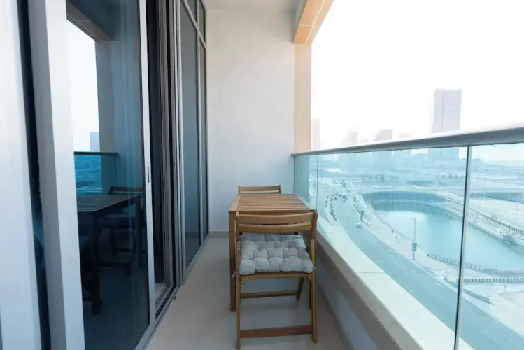 Bloomfields Premium STU Canal View