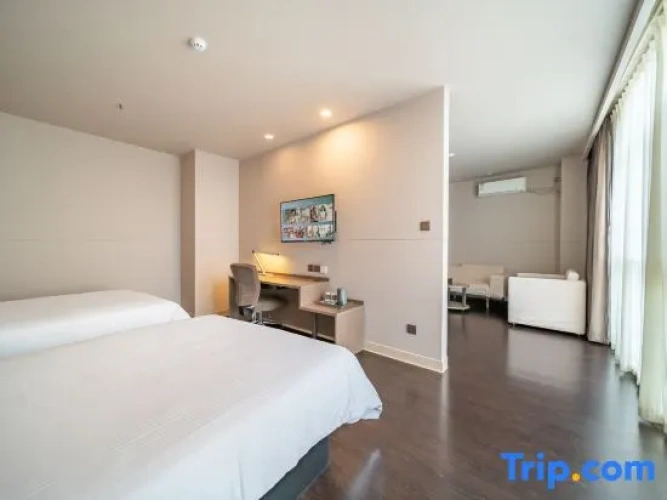 Deluxe Twin room with view
