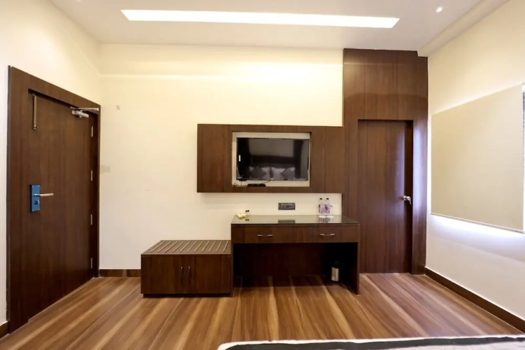 KS Square Hotel and Banquets