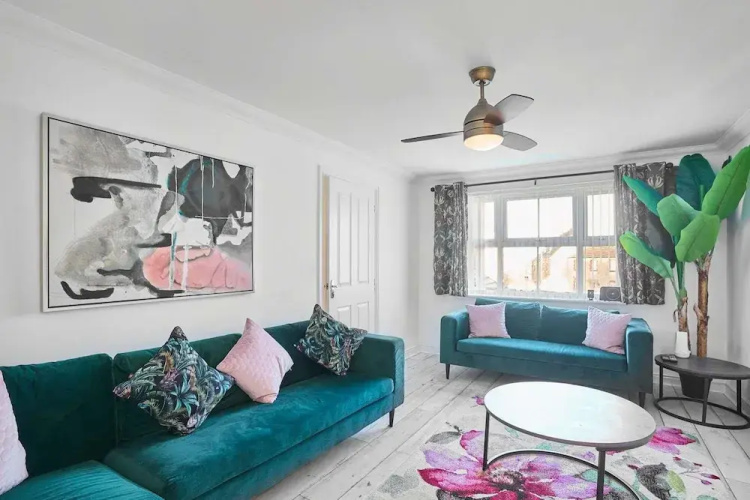Host Stay Snowdrop Crescent I