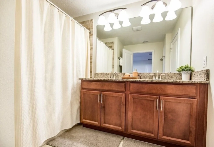 4 Bedrooms Cottage