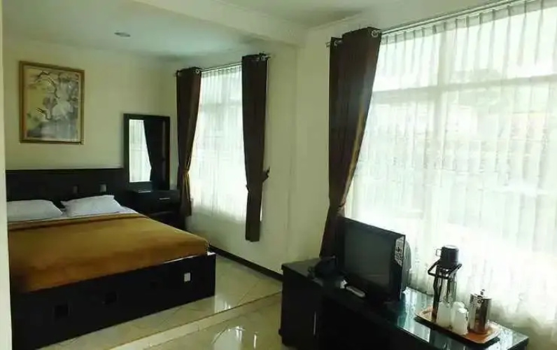 展玉德格拉比卢会议型酒店(Cianjur Delaga Biru Convention Hotel)