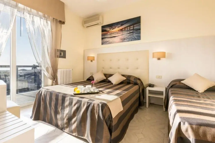 Standard Triple room with balcony and with sea view