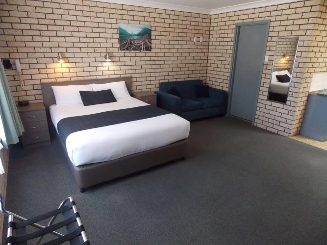 Cowra Crest Motel