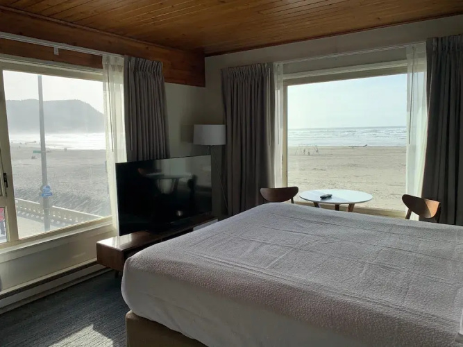 The Ocean Front at Seaside