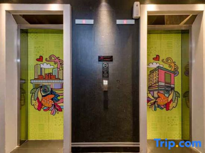 MaxOneHotels @ Premier Melawai
