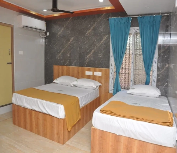 Standard Triple room