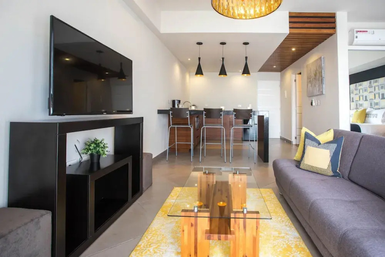 Honey B Suites