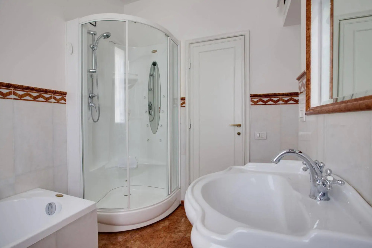 Kometa Suites & Apartments