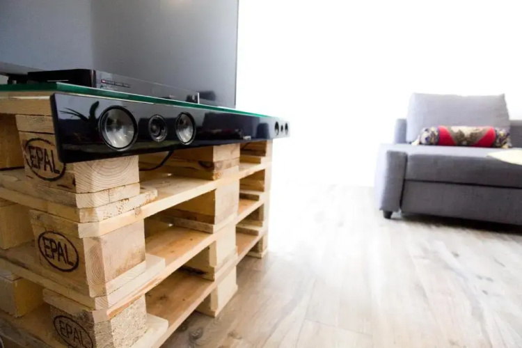 Ice Breaker Apartment