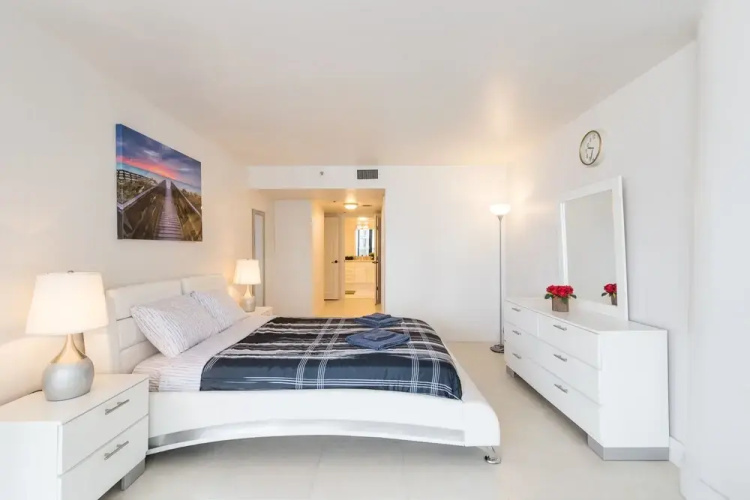 Stunning Balcony Views 3 Bedroom