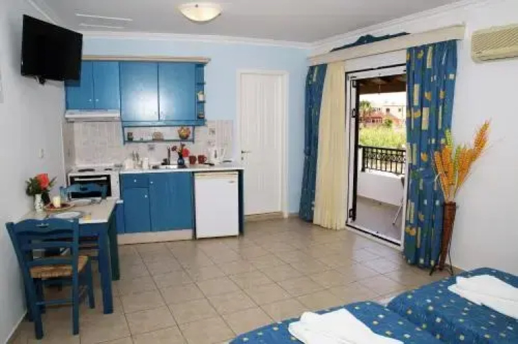 Helen Apartments & Studios