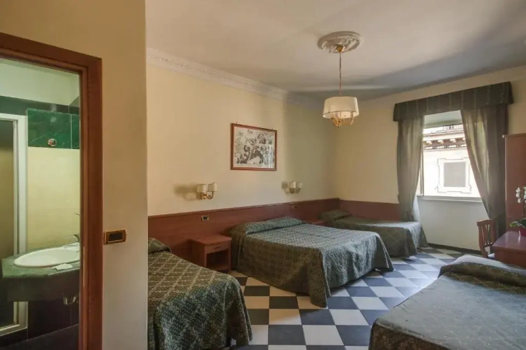 Standard Quintuple room