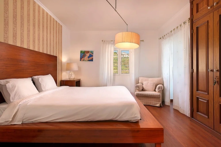 4 Bedrooms Villa with balcony