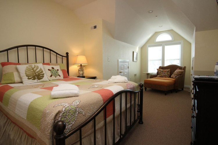 Bermuda Bay Resort by Kees Vaca