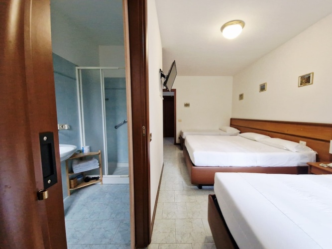 Standard Quadruple room