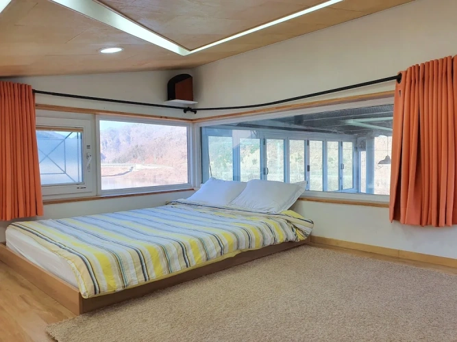 Standard room with balcony