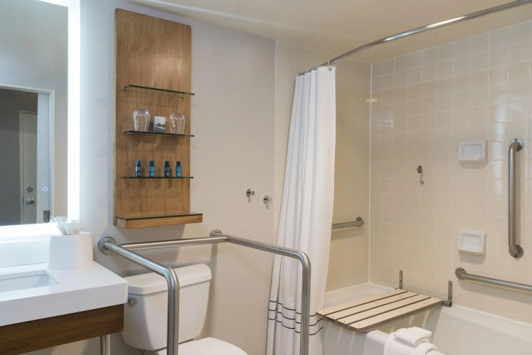 Delta Hotels Grand Rapids Airport photo 11