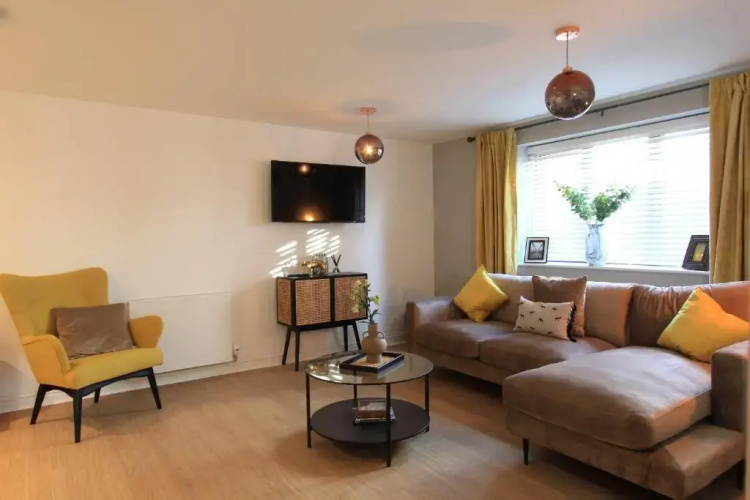 Cabot Mews Apartment 3