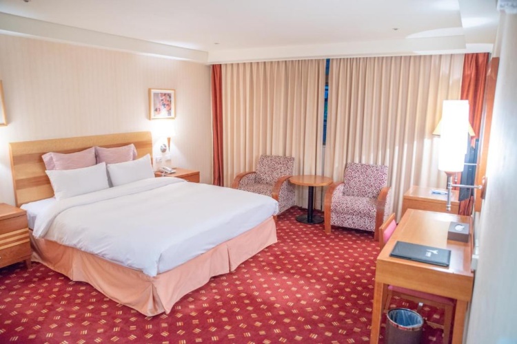 Deluxe Suite