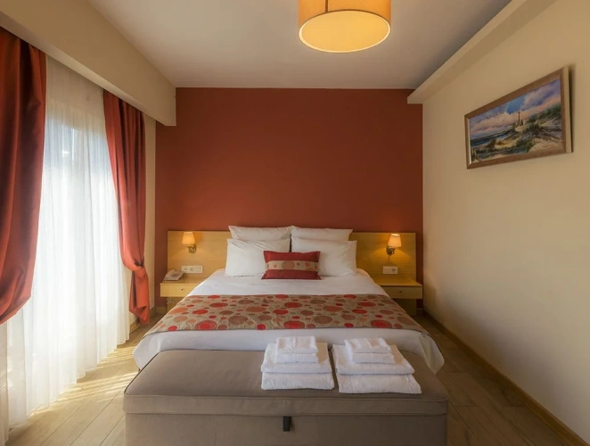 Superior Double room with balcony and with courtyard view