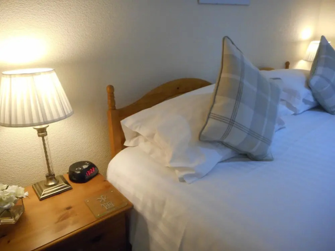 Robertson Arms Hotel
