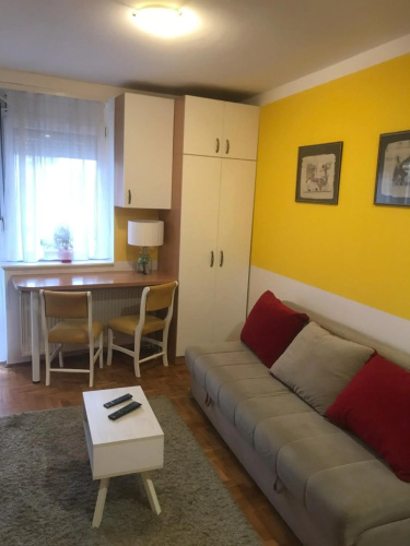 Tina sajam studio