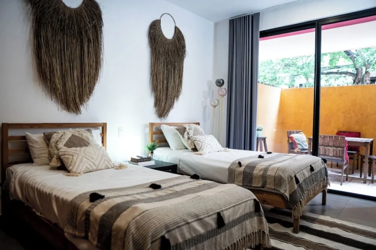 2 Bedrooms Apartment with balcony and with garden view