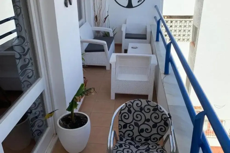 Seaview Balcony - 3 Bedroom Apartment Sleeps 6