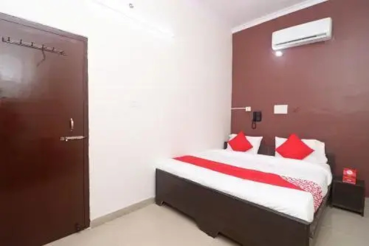 OYO 27029 Home Stay