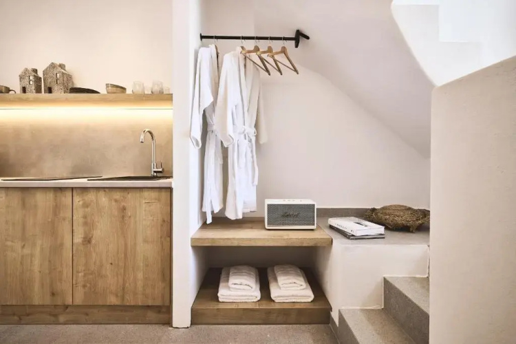 Niva Pool Suites